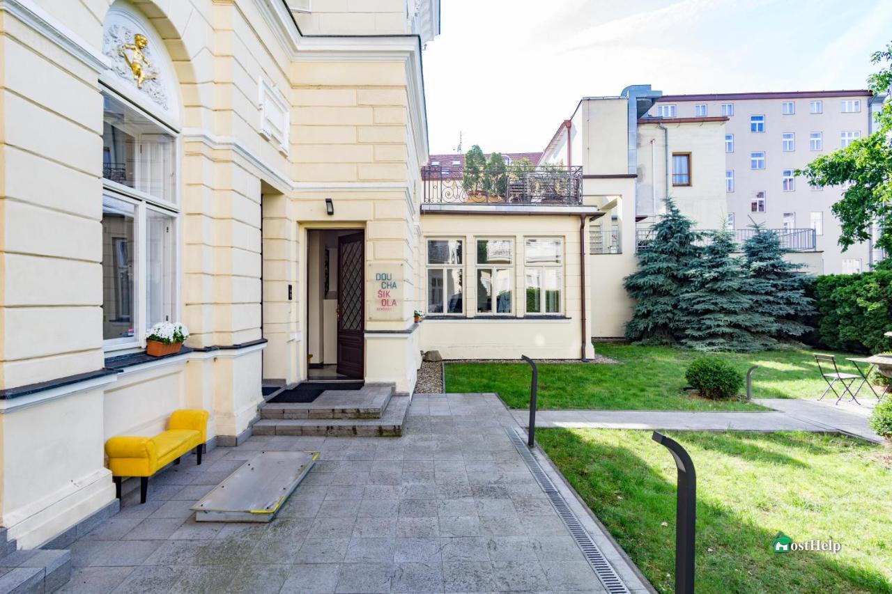 Villa With Hot-Tub, Terrace And Garden, Wenceslass Square Praha Eksteriør bilde