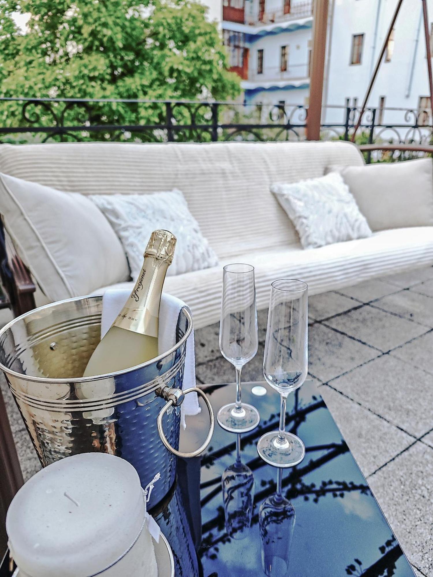 Unique Location With Hot-Tub, Terrace And Garden Villa Praha Eksteriør bilde