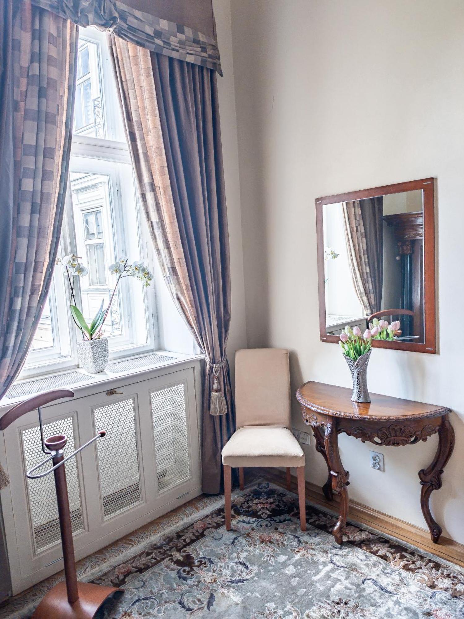 Unique Location With Hot-Tub, Terrace And Garden Villa Praha Eksteriør bilde