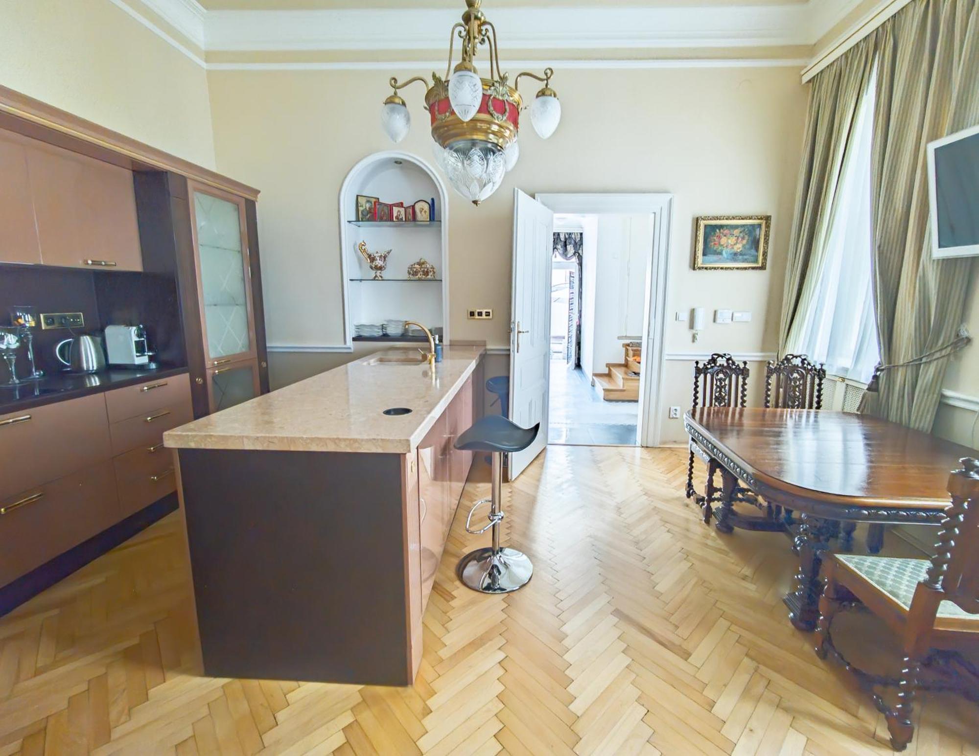 Villa With Hot-Tub, Terrace And Garden, Wenceslass Square Praha Eksteriør bilde