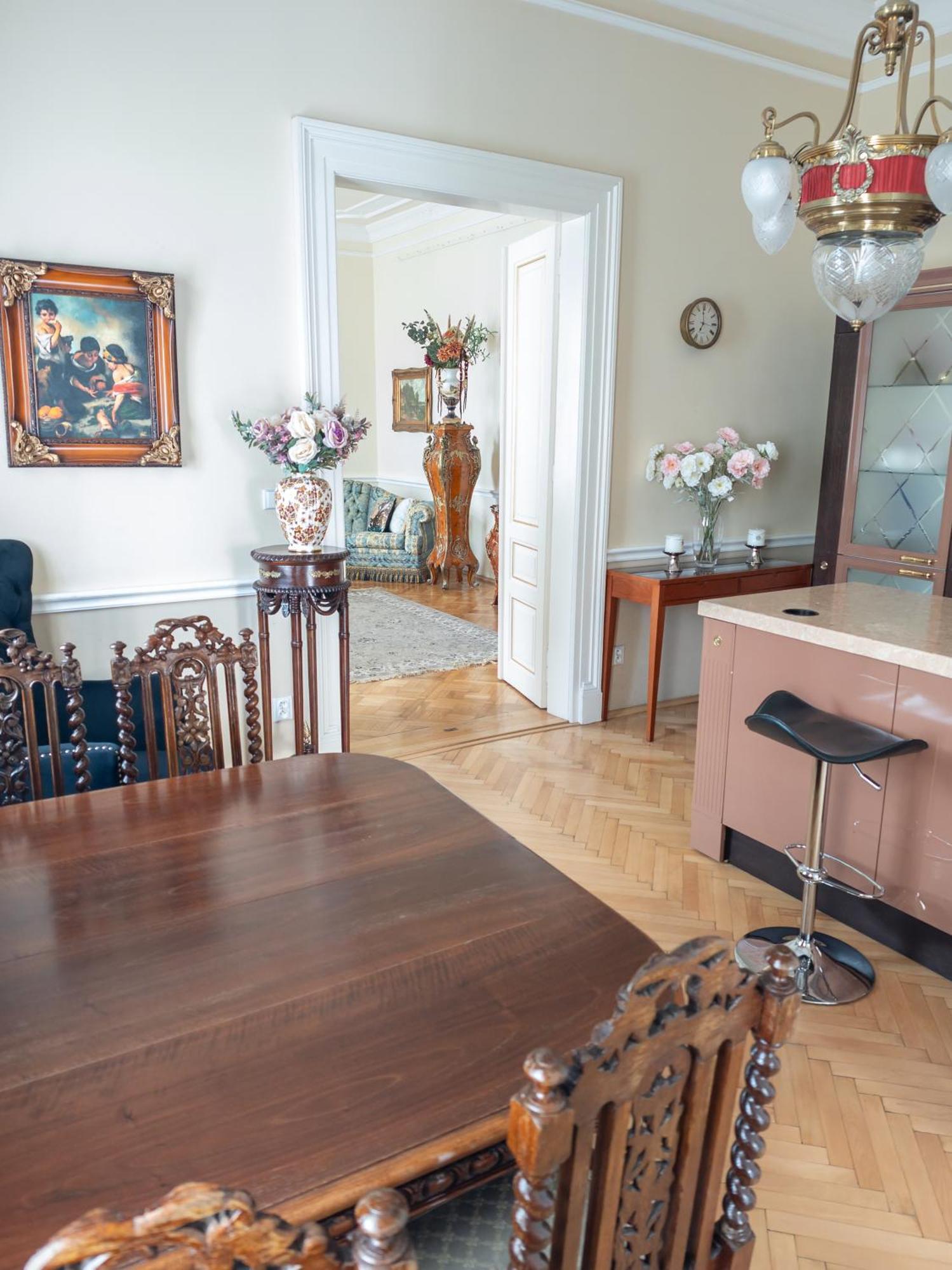 Villa With Hot-Tub, Terrace And Garden, Wenceslass Square Praha Eksteriør bilde